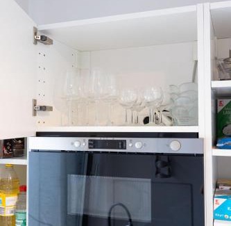 Suedviertel Apartment | Rob's Suite - Zentrale Design-Suite am Opernplatz, 2 Zimmer, 2 Bäder und Top-Ausstattung