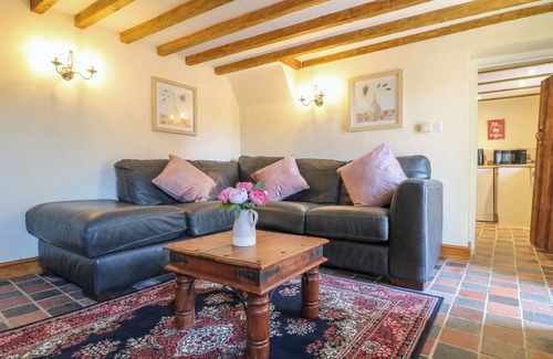 Carsington Cottage | ROCK COTTAGE, pet friendly, with a garden in Wirksworth