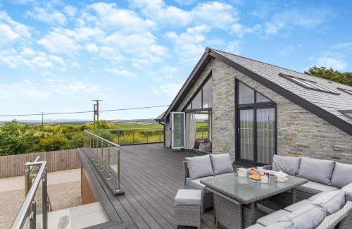 Little Petherick House | Rock View