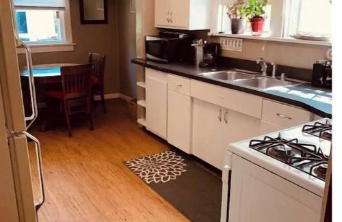 Ottawa House | Rocket Retreat near campus and downtown