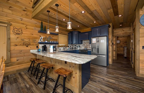 Gatlinburg - Pigeon Forge Cabin | Rocky Top Lagoon