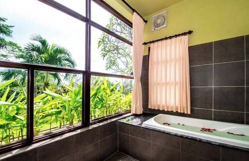 Phu Hai Beach Hotel | Romana Resort & Spa