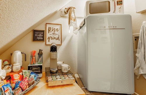 Northeast Colorado Springs House | Romance at Pine Mountain Haven