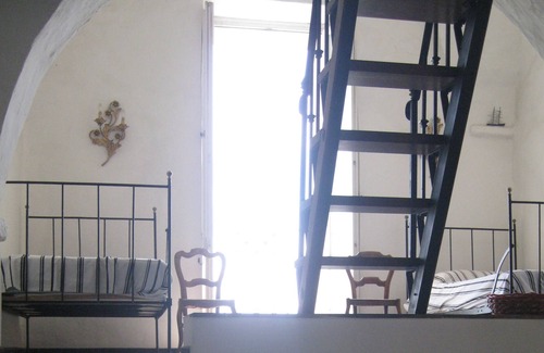 Monte San Biagio House | Romanesque church adapted to civil home - Romanesque church adapted to home
