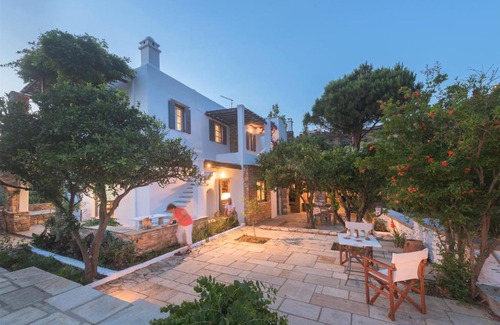 Agios Romanos House | Romano garden house - land tales