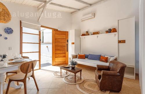 Ribeirao da Ilha House | Romantic Beach - Studio pé na Areia