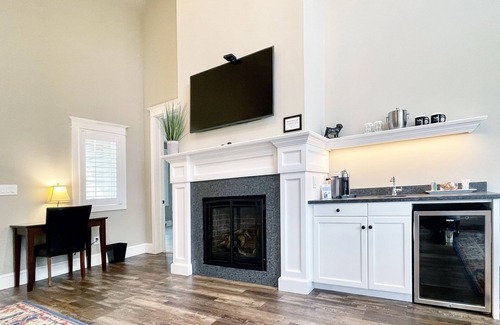 Reeders Ski Chalet | Romantic Couples Suite in the Poconos