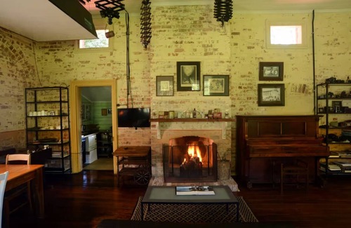 Darawank House | Romantic historic school in Forster/Tuncurry area