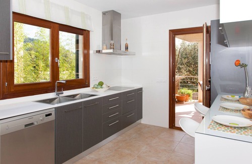 Crestatx Villa | Romantic home for the whole family, with 4 bedrooms and jacuzzi.