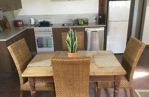 Mornington Villa | Romantic secluded villa with hot tub, tennis court and swimming pool.