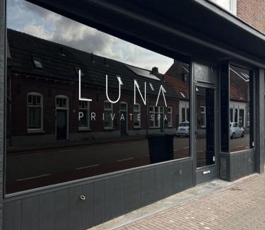 Eindhoven Apartment | Romantische suite met jacuzzi & sauna - dichtbij stadscentrum