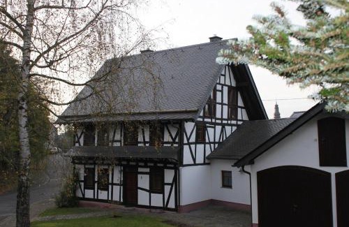Frankweiler House | Romantisches Fachwerkhaus Zwischen Rhein Und Mosel