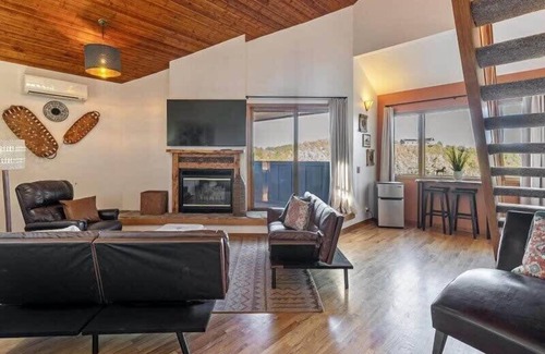 Herriman House | Rooftop Patio, Kids Playroom, Air Hockey Table!