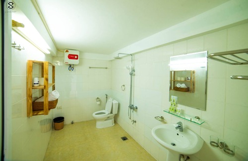 Nhat Tan House | Rooftop & vintage room for couple - Em Am Homestay Ha Noi