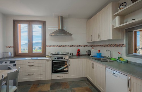 Castrojeriz Apartment | Room '103 Doble Adaptada' with Shared Garden, Wi-Fi and Air Conditioning