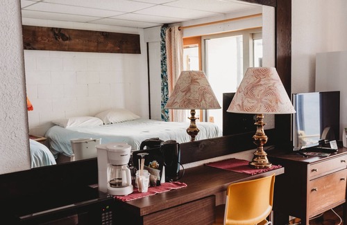 Sointula House | Room 202- Oceanfront room with balcony and two queen beds