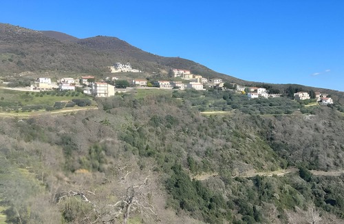 San Mauro Cilento Apartment | Room 'Camera Gialla Vista Mare E Monti' with Sea View, Wi-Fi and Air Conditioning