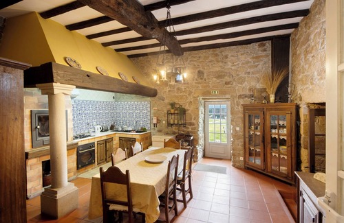 Moimenta da Beira Apartment | Room 'Deluxe Triple' with Shared Garden, Balcony and Wi-Fi