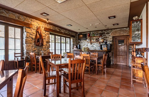 Gamonedo Apartment | Room 'El Nogal' with Shared Pool, Shared Garden and Wi-Fi