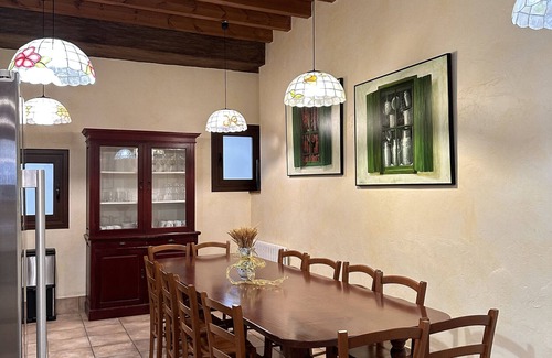 Lerin Apartment | Room 'El Tordo' with Mountain View, Wi-Fi and Air Conditioning