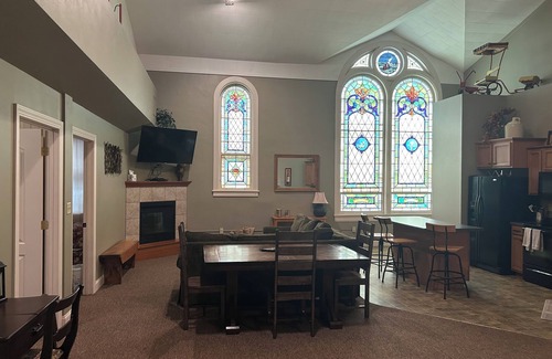 St. Clair House | Room For Everyone! Book The Incredible Belltower Suites, Sleeps 16!