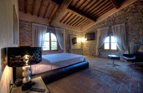 Santa Cristina a Mezzana Bed & Breakfast | Room in B&B - Room Overlooking the Vineyards and Florence