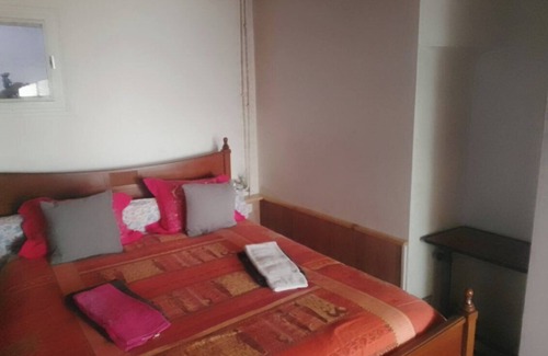 Coutras Bed & Breakfast | Room L'îlot: table d'hotte, fishing label accommodation breakfast included