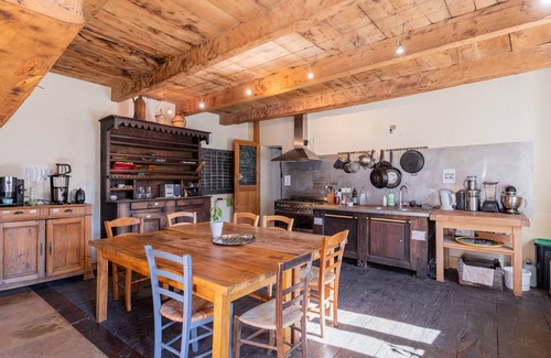 Valgorge Apartment | Room 'La Ferme De Chalas - Grangette' with Shared Pool, Shared Terrace and Wi-Fi