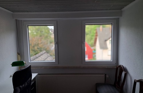 Musch Apartment | 'Room near Nürburgring' with shared garden and Wi-Fi