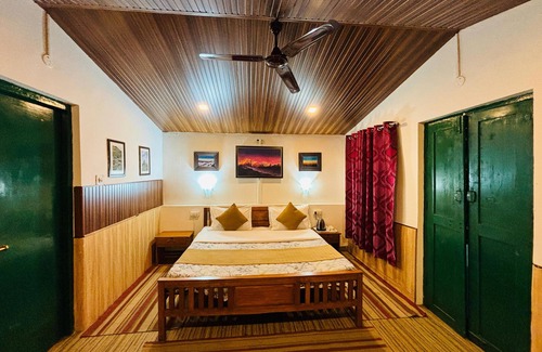 Chakrata Cabin | Room On The Roof By Himalayan Eco Lodges