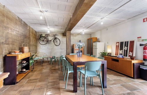 Famalicao Apartment | Room 'Quinta Dos Raposos - Suite Ar' with Shared Pool, Shared Terrace and Wi-Fi