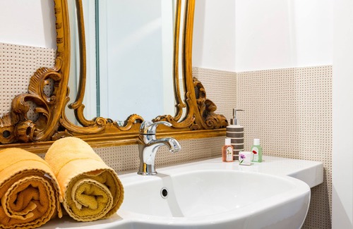 Gianicolense Bed & Breakfast | ROOM Suite with private bathroom inside-full optional