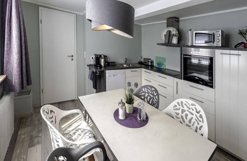 Rhens Apartment | Rooms Eifel, Westerwald, Taunus - Haus Mittelrhein