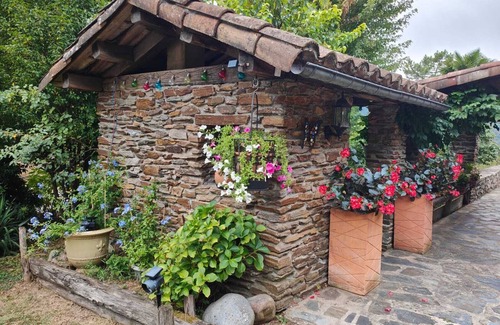 Saumane Apartment | Rooms with shared terrace, shared garden and Wi-Fi