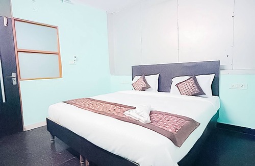 Sainik Farm Hotel | Roomshala 147 KD Plazav