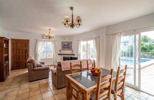 Vinuela Villa | Rosana Lake Vinuela