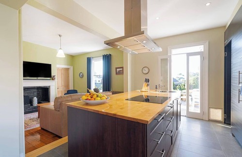 West Hobart House | Rose Cottage Charming Haven near CBD and Waterfront