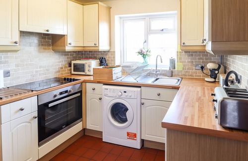 Louth Cottage | ROSE COTTAGE, pet friendly, character holiday cottage in Louth