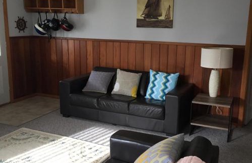 Sisters Beach House | ‘Rose Cottage’ sisters beach accommodation