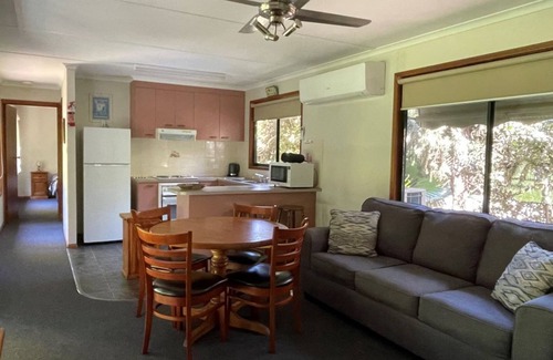 Bombowlee Cottage | Rose Cottage - Tumut River