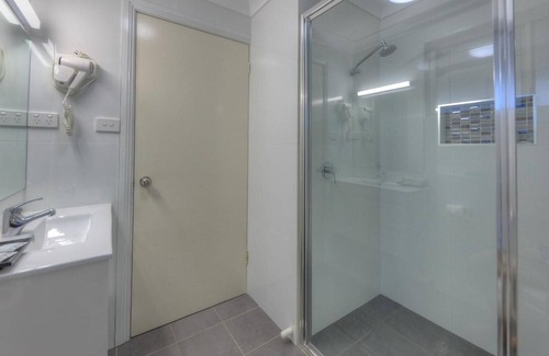 Woolgoolga Hotel | Rosebourne Gardens Motel