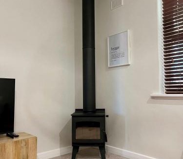 Crafers West House | Rossini's Cottage - Hills Escape