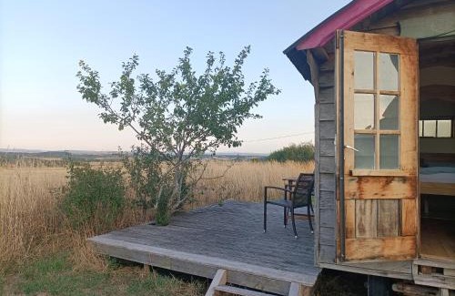 Dettey House | Roulotte