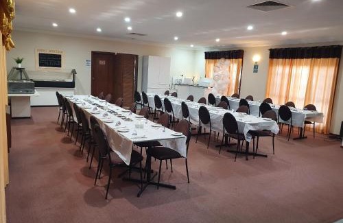 Peterborough Hotel | Roundhouse Motel