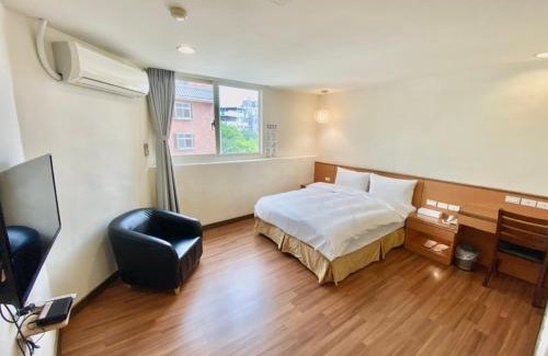 East District Hotel | Royal Business Hotel (Self Check-in)