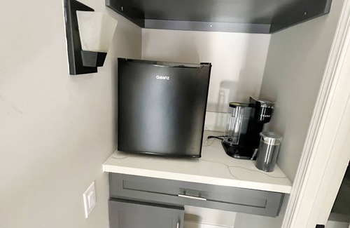 Canoga Park House | Royal Comfort