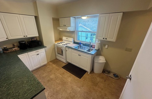 Racine House | Royal Garden Cottage