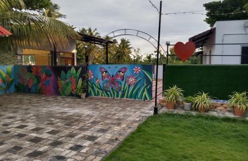 Walajapet House | Royal gardens party Hall