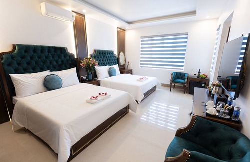 Hanoi Hotel | Royal Hotel - Sai Dong - Long Biên