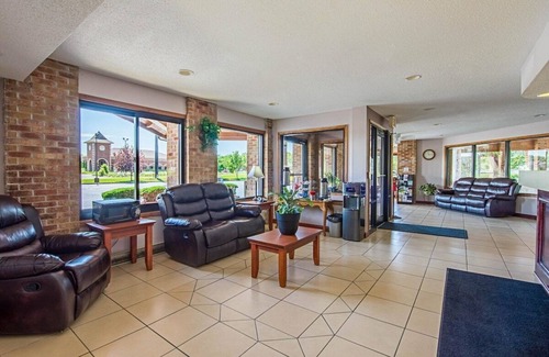 Huntington Hotel | Royal Inn Suites